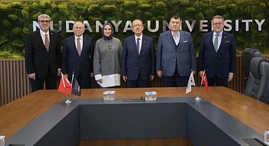 Dr. Ahmet Özkul Mudanya Üniversitesi’nde Öğrencilerle Buluştu