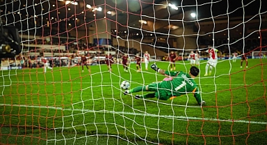 Galatasaray'da Uğurcan Çakır penaltı kurtardı