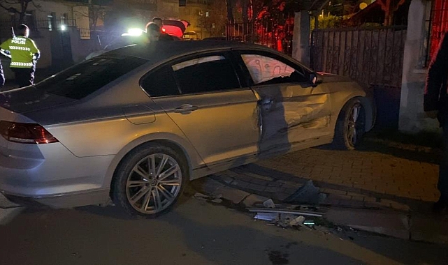 İnegöl'de İki Otomobil Çarpıştı: 1 Yaralı