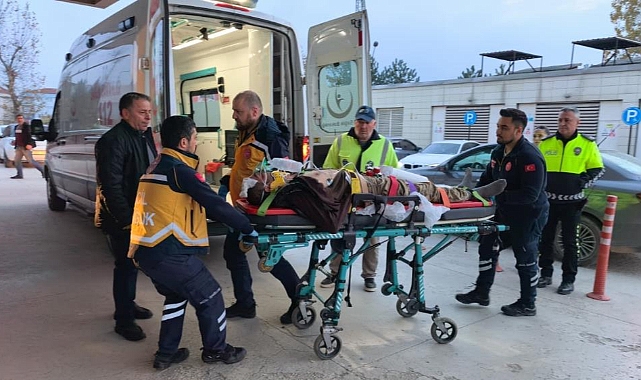 İnegöl'de Minibüs Şarampole Yuvarlandı: Sürücü Ağır Yaralandı