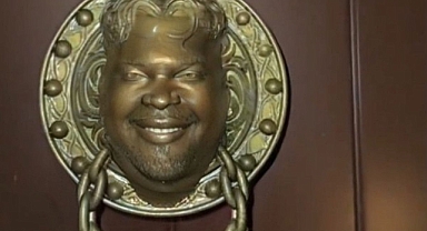 Lvbel C5’ten ilginç tasarım: Kendi yüzünü kapı tokmağı yaptırdı