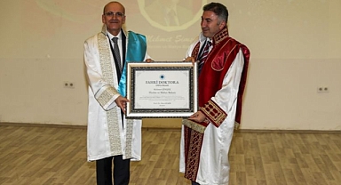 Mehmet Şimşek’e Batman Üniversitesi’nden fahri doktora unvanı