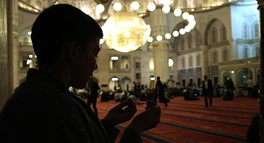 Mukaddes Üç Ayların İlk Kandili Perşembe Günü İdrak Edilecek