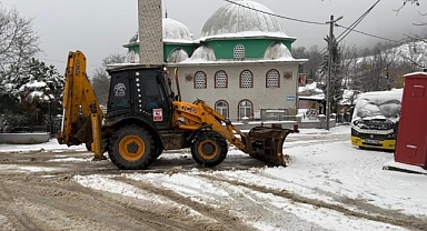 Nilüfer Belediyesi’nden Kar Mesaisi: Yüksek Kesimlerde Yollar Açık Tutuldu