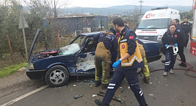 Orhangazi'de TOFAŞ ile Kamyonet Çarpıştı Sürücü Yaralandı