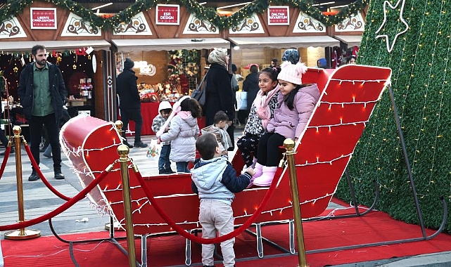 Osmangazi Meydanı Yeni Yıl Festivaliyle Şenlendi