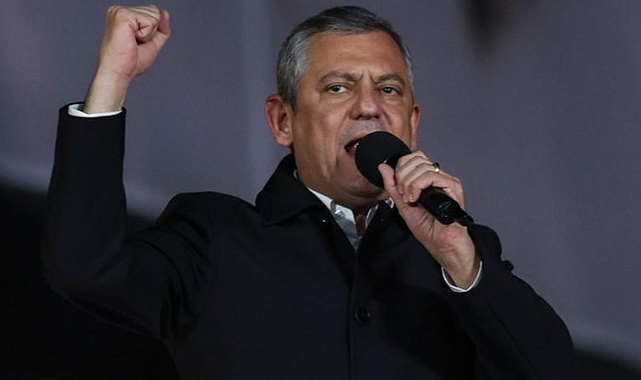 Özgür Özel'den ihraç edilen teğmenlere destek: “Rütbelerini takmayan namussuzdur”