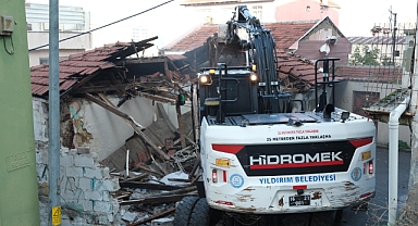 Yıldırım Belediyesi Metruk Binaların Yıkımını Hızlandırdı: Güvenlik Öncelikli