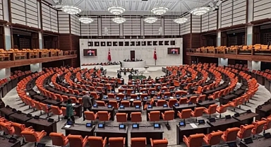 AK Parti'den En Düşük Emekli Maaşı ve Asgari Ücret Desteği Düzenlemesi
