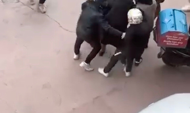 Bursa'da lodosa yakalanan yaşlı kadına kuryeler siper oldu