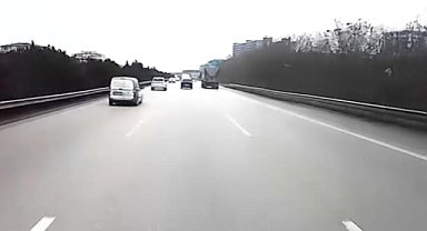 Bursa’da Otobanda Kontrolden Çıkan Kamyonet Kendi Ekseninde Döndü