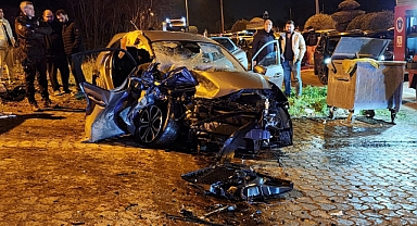 Bursa Mustafakemalpaşa’da Kafa Kafaya Çarpışma: 3 Kişi Ağır Yaralandı