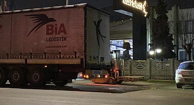 İnegöl OSB’de Park Halindeki TIR’dan Düşen İşçi Yaralandı