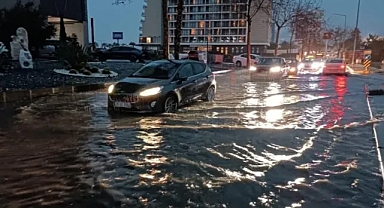 İzmir’de Sabah Saatlerinde Sağanak Etkili Oldu