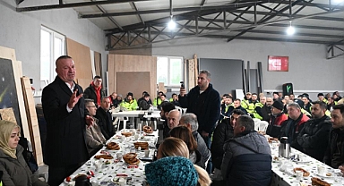 Karacabey Belediye Başkanı Fatih Karabatı Saha Personeliyle Kahvaltıda Buluştu