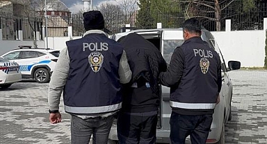 Orhangazi'de Trafik Tabelalarına Uyuşturucu Bırakan Şüpheli Tutuklandı