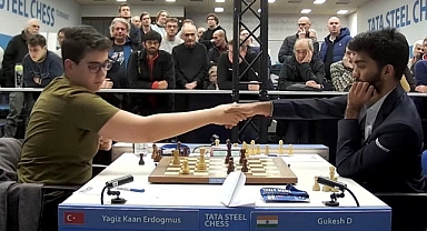 Yağız Kaan Erdoğmuş, Dünya Şampiyonu Gukesh Karşısında Mücadele Etti