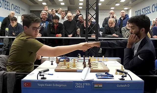 Yağız Kaan Erdoğmuş, Dünya Şampiyonu Gukesh Karşısında Mücadele Etti
