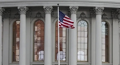 ABD Adalet Bakanlığı, Jeffrey Epstein Belgelerindeki Eksiklikleri İnceliyor