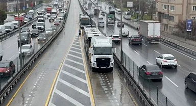 Avcılar'da Metrobüs Kazası: 4 Yaralı, Sürücüler Gözaltında