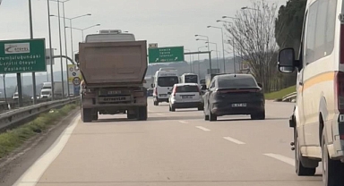 Bursa Çevre Yolu’nda Hafriyat Kamyonu Tehlike Saçtı