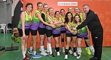 Bursa’da Veteranlar Voleybol Turnuvası Coşkuyla Tamamlandı