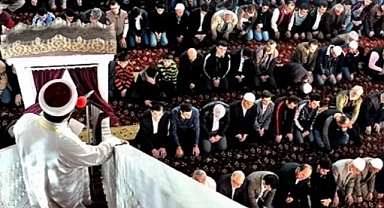 Cuma Hutbesinde Alkol, Uyuşturucu ve Dijital Kumara Dikkat Çekildi