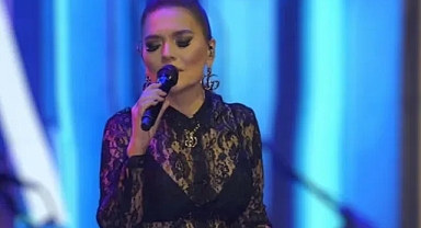 Demet Akalın’dan Nostalji Paylaşımı