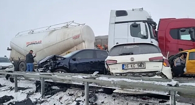 Erzurum’da Zincirleme Trafik Kazası: 20 Yaralı
