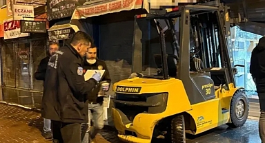 Forkliftle kuyumcu soymaya çalıştılar
