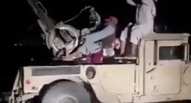 Gece dürbünle Pakistan uçağı tespit etmeye çalışan Taliban güçleri