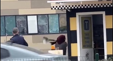 Genç Kadın Taksi Duragını Dağıttı!