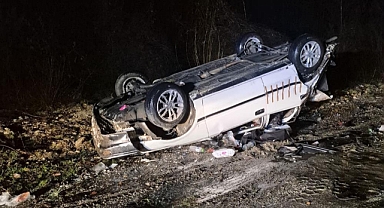 İnegöl’de Kontrolden Çıkan Otomobil Şarampole Yuvarlandı