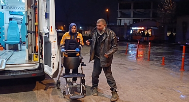 İnegöl’de otomobiller kafa kafaya çarpıştı: 3 yaralı