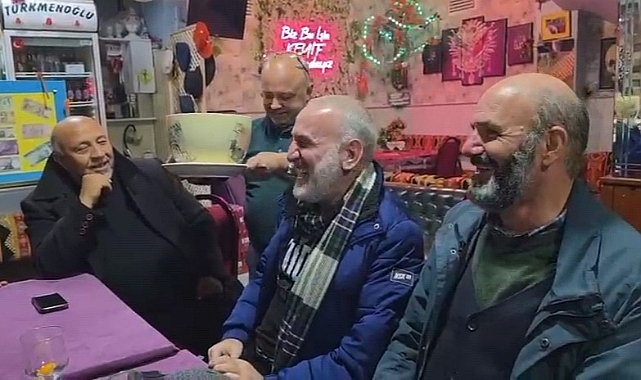 İnegöl'ün Ferudun Usta'sı Şakalarıyla Müşterilerini Gülümsetiyor