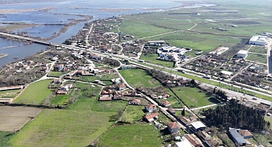 Karacabey Uluabat Mahallesi'nde Uluabat Gölü Su Seviyesi Yükseldi