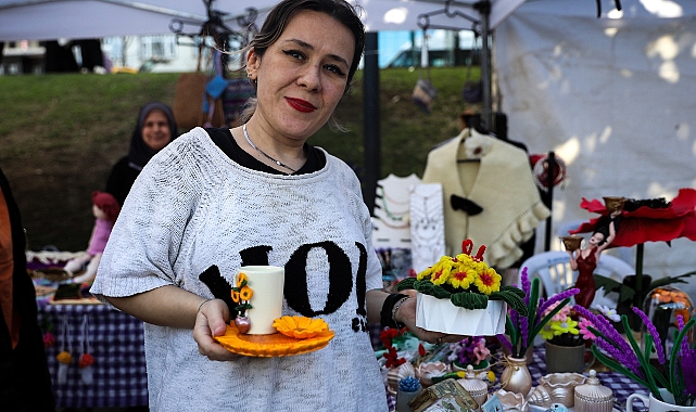 Meydan Kadınların Dayanışma Pazarı Bursalılardan Yoğun İlgi Gördü