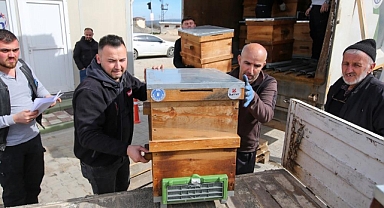 Mustafakemalpaşalı Arıcılara Kovan Desteği