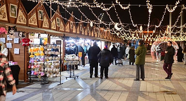 Osmangazi Belediyesi Osmangazi Ramazan Sokağı’nı Yoğun İlgiyle Açtı
