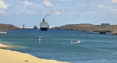 Süveyş Kanalı Gelirleri 449 Milyon Dolara Yükseldi