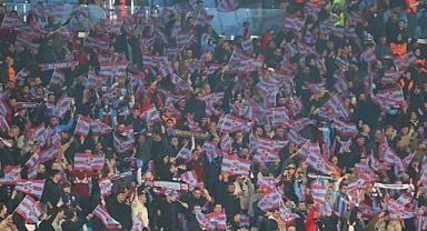 Trabzonspor tribünlerinden maç sonu istifa sesleri