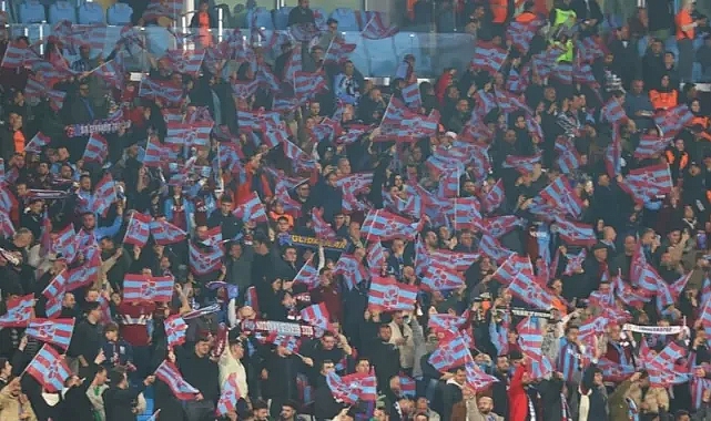 Trabzonspor tribünlerinden maç sonu istifa sesleri