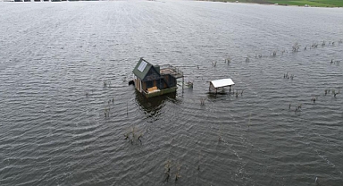 Ulubat Gölü Taşkın: Akçalar Mahallesi Sular Altında Kaldı