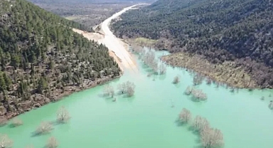 Antalya-Konya karayolu sular altında