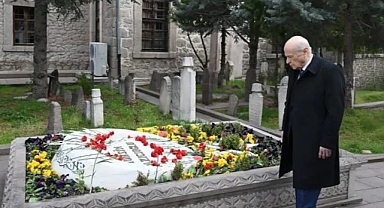 Bahçeli, Yazıcıoğlu'nun Kabrini Ziyaret Etti