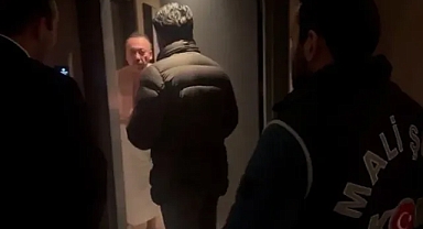 Belediye başkanı çalışanı ile otelde yakalandı