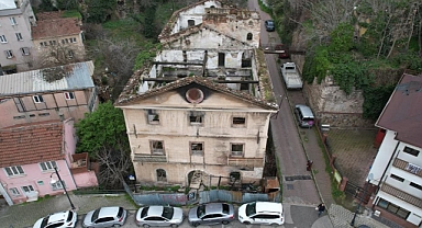 Bursa'da 156 Yıllık Tarihi Bina Yangında Hasar Gördü