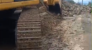 Bursa’da Gemlik-Mudanya Yolu Heyelan Nedeniyle Kapandı