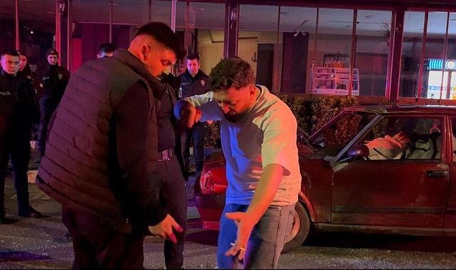 Bursa’da Öfkeli Şahıs Otomobilini Parçaladı