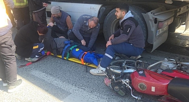 Bursa Orhangazi'de Tır, Motosiklet ve Kamyona Çarptı: 5 Yaralı